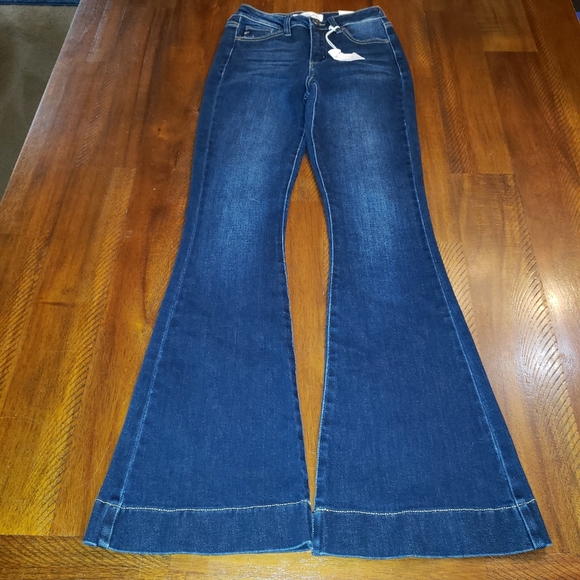NWT KanCan Women's Jeans - Picture 2 of 8